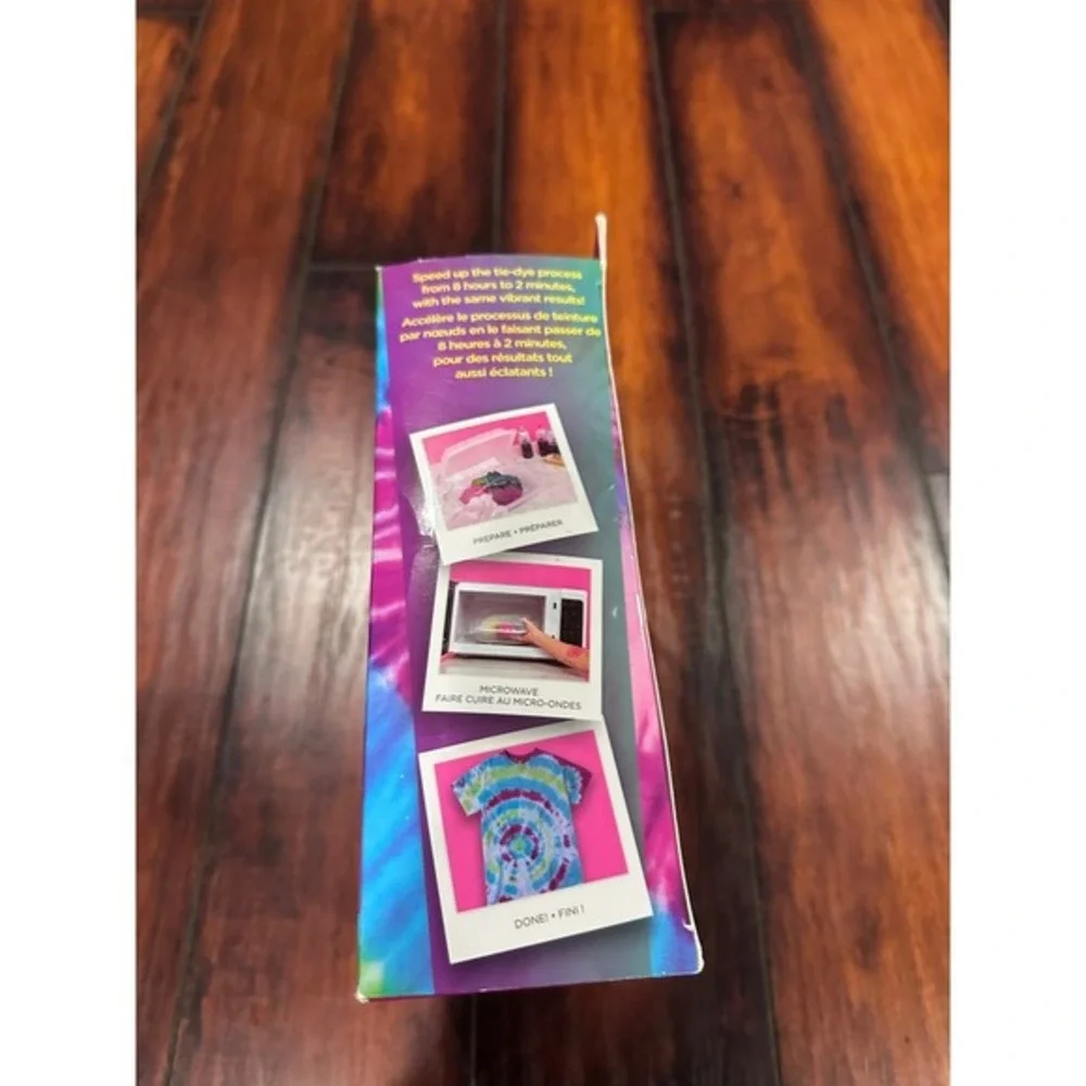 Tulip Two-Minute Tie Dye Kit‎ Dyes Up To 9 Projects 4 Colors 21 Pieces